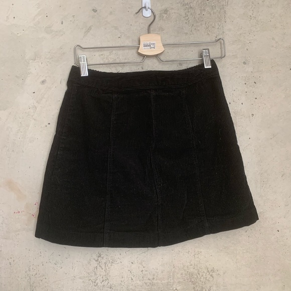 Women’s black skirt - Picture 3 of 3